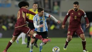 Argentina được đánh giá cao hơn Algerie